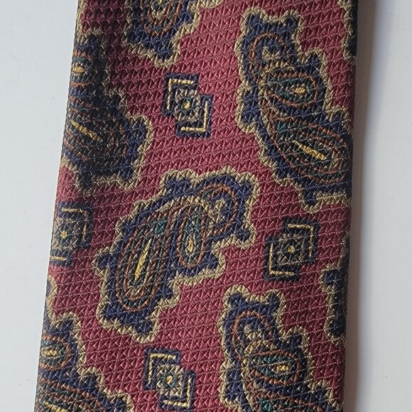 CHANEL Men's Vintage Tie 100% Silk Made in Italy Burgundy with Paisley pattern - Picture 5 of 6